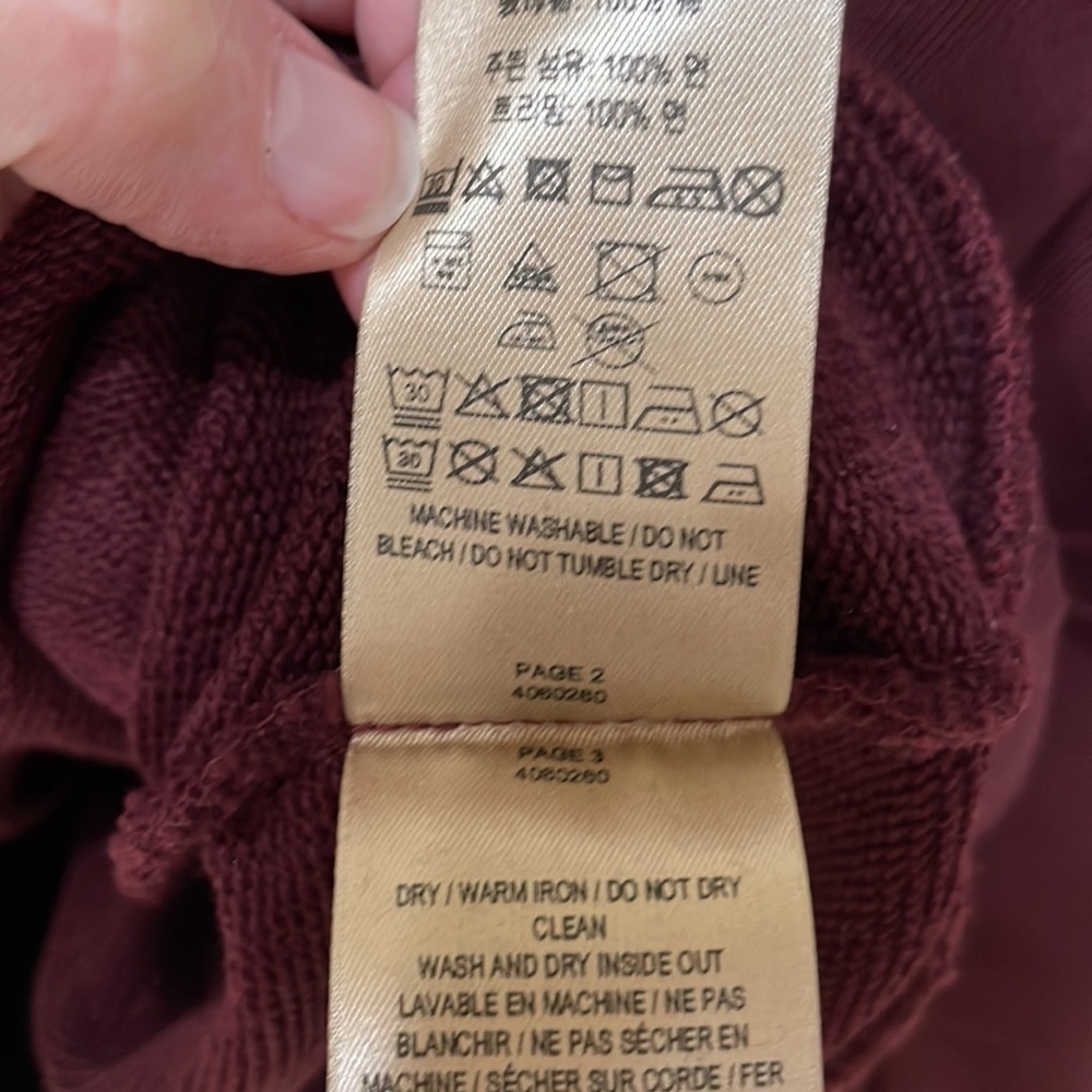 ⭐️Burberry Authentic Burgundy Color Sweatshirt-Boho-Like New!! Size XS—Beautiful - Picture 7 of 11